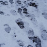 【雪道は危険】靴の滑り止めグッズと正しい歩き方